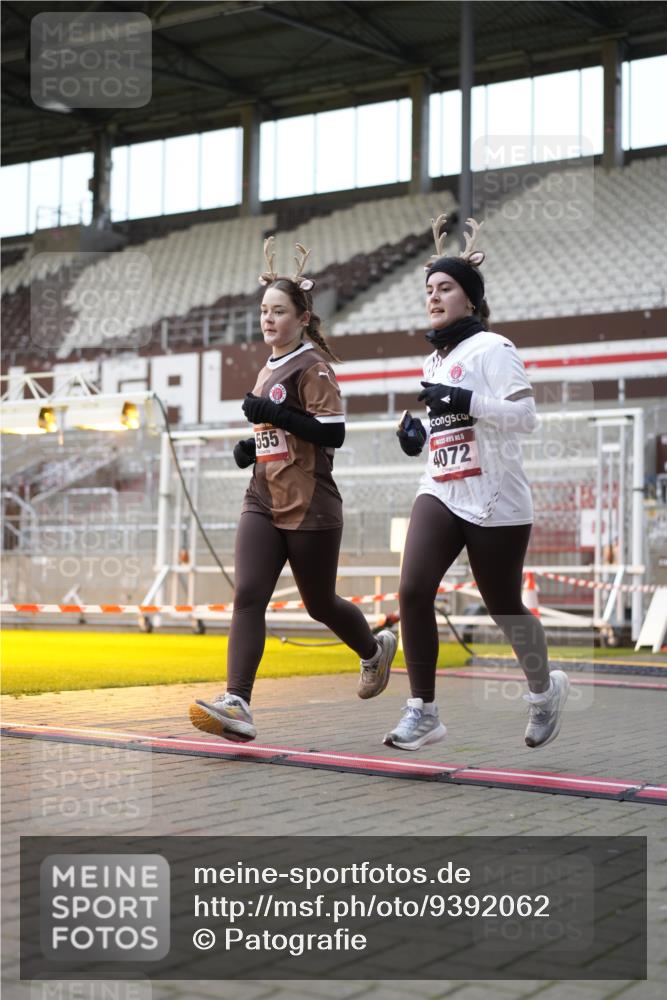 07.12.2025 - St. Pauli X-Mass-Run No. 15 Patografie http://msf.ph/oto/9392062 07.12.2025 10:47:40 Ziel 78, 282, 1555, 2490, 2566, 2690, 4072, 4615, 4618, 4863 meine-sportfotos.de
