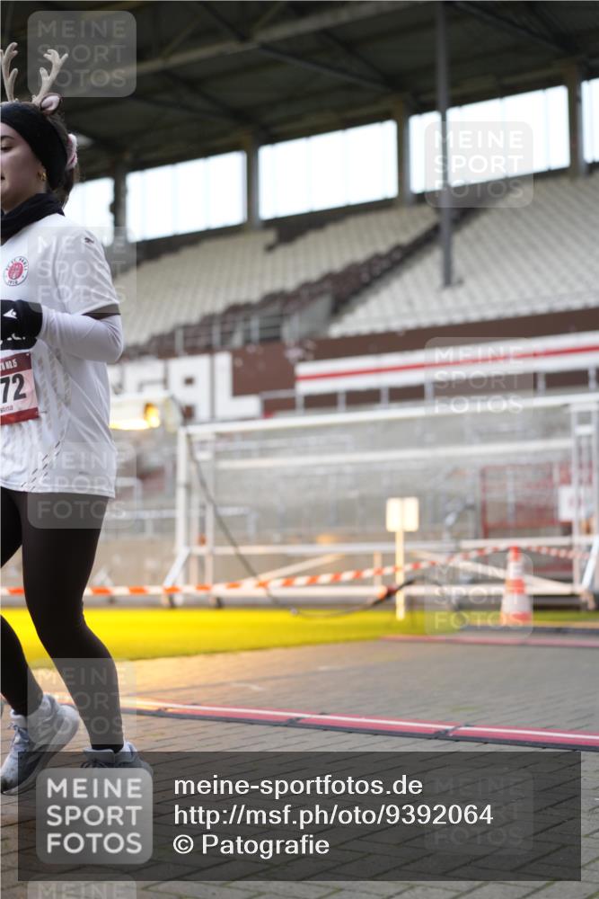 07.12.2025 - St. Pauli X-Mass-Run No. 15 Patografie http://msf.ph/oto/9392064 07.12.2025 10:47:40 Ziel 78, 282, 1555, 2490, 2566, 2690, 4072, 4615, 4618, 4863 meine-sportfotos.de