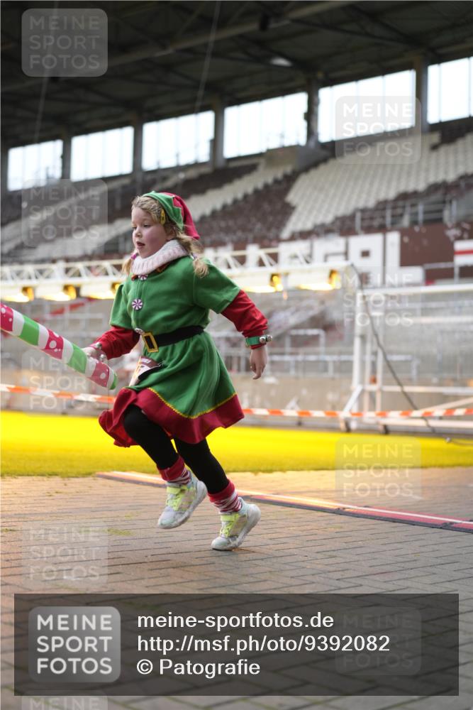 07.12.2025 - St. Pauli X-Mass-Run No. 15 Patografie http://msf.ph/oto/9392082 07.12.2025 10:48:03 Ziel 472, 1195, 2028, 2146, 2147, 2339, 2501, 2608, 2611, 3018, 3598, 4229 meine-sportfotos.de
