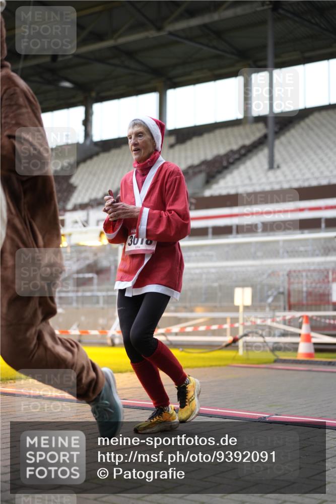 07.12.2025 - St. Pauli X-Mass-Run No. 15 Patografie http://msf.ph/oto/9392091 07.12.2025 10:48:07 Ziel 472, 876, 1195, 2028, 2146, 2147, 2339, 2501, 3018, 3598, 4229 meine-sportfotos.de