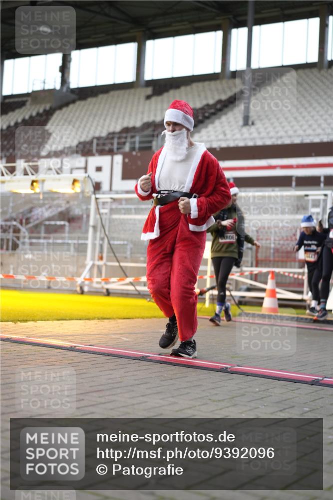 07.12.2025 - St. Pauli X-Mass-Run No. 15 Patografie http://msf.ph/oto/9392096 07.12.2025 10:48:16 Ziel 577, 876, 1195, 1265, 1267, 2028, 2232, 2233, 2235, 2239, 2241, 2339, 2501, 2796, 2797, 2803, 3018, 3598, 4229, 4447 meine-sportfotos.de