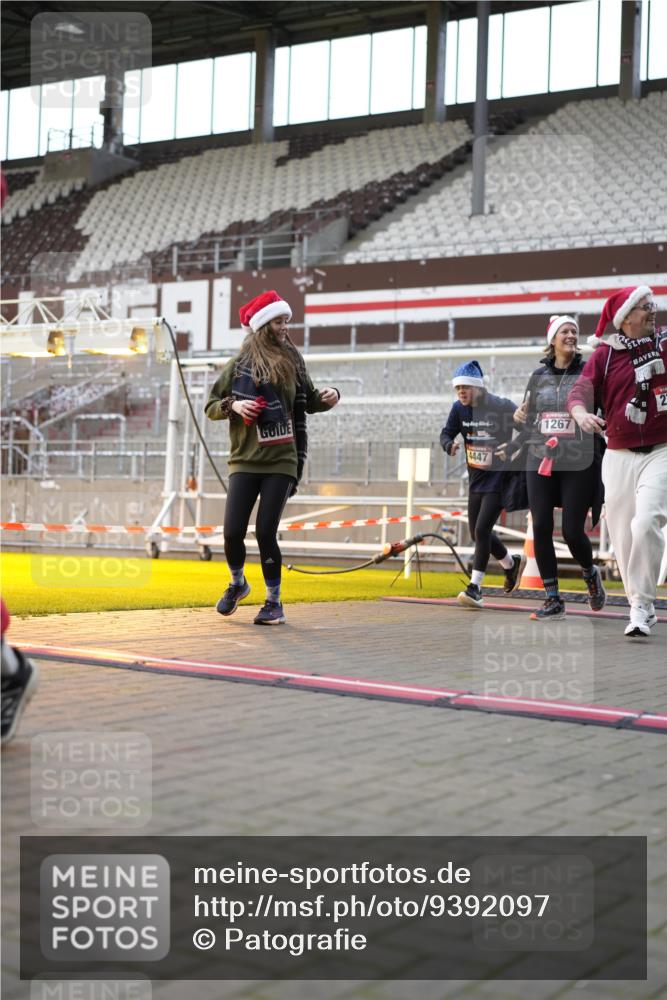 07.12.2025 - St. Pauli X-Mass-Run No. 15 Patografie http://msf.ph/oto/9392097 07.12.2025 10:48:17 Ziel 577, 876, 1195, 1265, 1267, 2028, 2232, 2233, 2235, 2239, 2241, 2339, 2501, 2796, 2797, 2803, 3018, 3598, 4229, 4447, 4598 meine-sportfotos.de