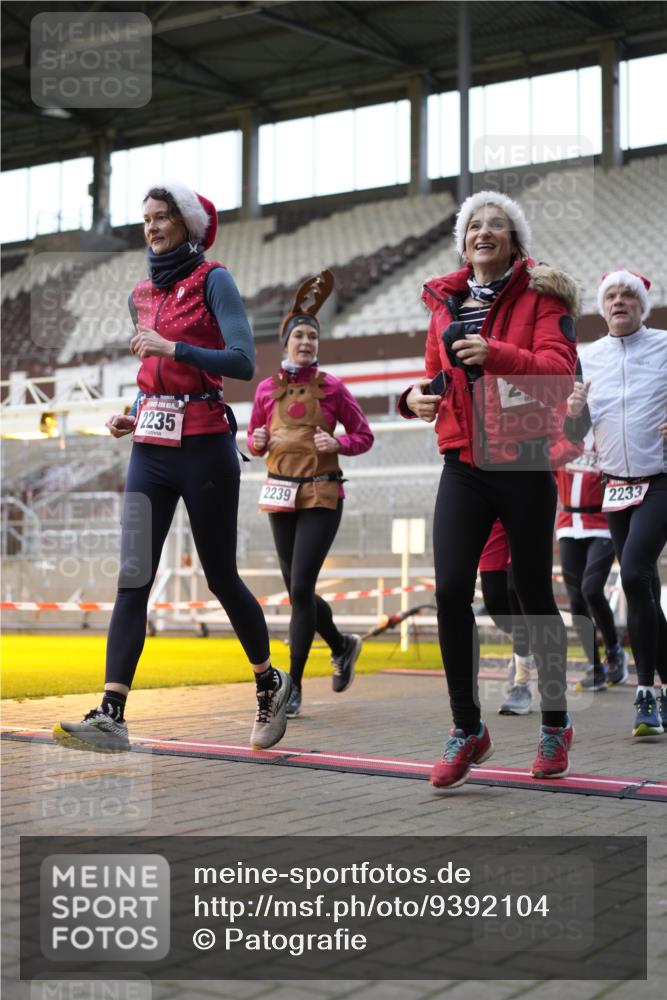 07.12.2025 - St. Pauli X-Mass-Run No. 15 Patografie http://msf.ph/oto/9392104 07.12.2025 10:48:20 Ziel 577, 876, 1265, 1267, 2028, 2232, 2233, 2235, 2239, 2241, 2339, 2501, 2796, 2797, 2803, 3018, 3598, 4229, 4447, 4598 meine-sportfotos.de