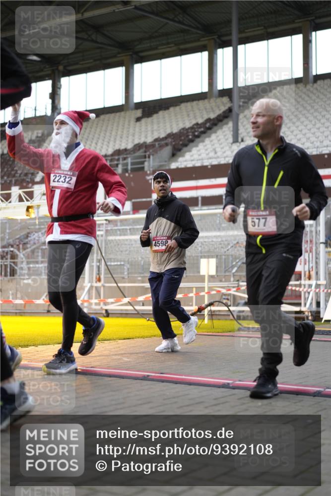 07.12.2025 - St. Pauli X-Mass-Run No. 15 Patografie http://msf.ph/oto/9392108 07.12.2025 10:48:21 Ziel 577, 633, 876, 1265, 1267, 2232, 2233, 2235, 2239, 2241, 2339, 2796, 2797, 2803, 3018, 3598, 4447, 4598 meine-sportfotos.de