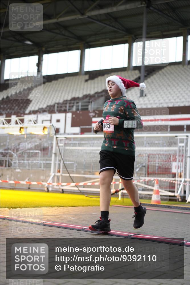07.12.2025 - St. Pauli X-Mass-Run No. 15 Patografie http://msf.ph/oto/9392110 07.12.2025 10:48:26 Ziel 233, 290, 577, 633, 935, 1265, 1267, 1515, 1516, 1517, 1521, 2232, 2233, 2235, 2239, 2241, 2796, 2797, 2803, 3017, 3019, 4447, 4598 meine-sportfotos.de
