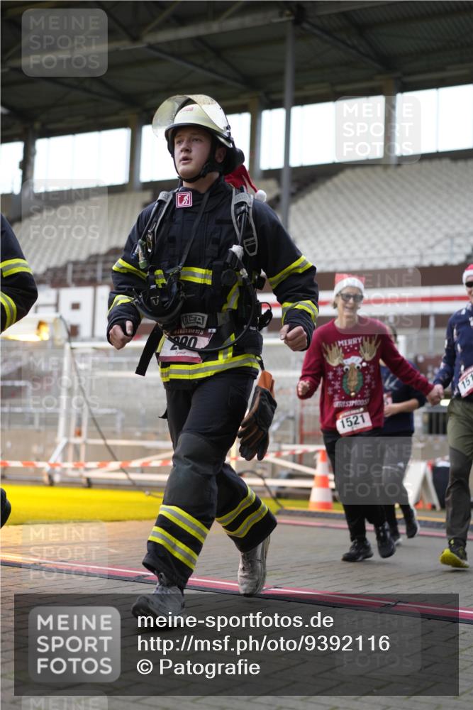 07.12.2025 - St. Pauli X-Mass-Run No. 15 Patografie http://msf.ph/oto/9392116 07.12.2025 10:48:29 Ziel 233, 290, 577, 633, 935, 1009, 1087, 1265, 1267, 1515, 1516, 1517, 1521, 2232, 2233, 2235, 2239, 2241, 2796, 2797, 2803, 3017, 3019, 4447, 4598 meine-sportfotos.de