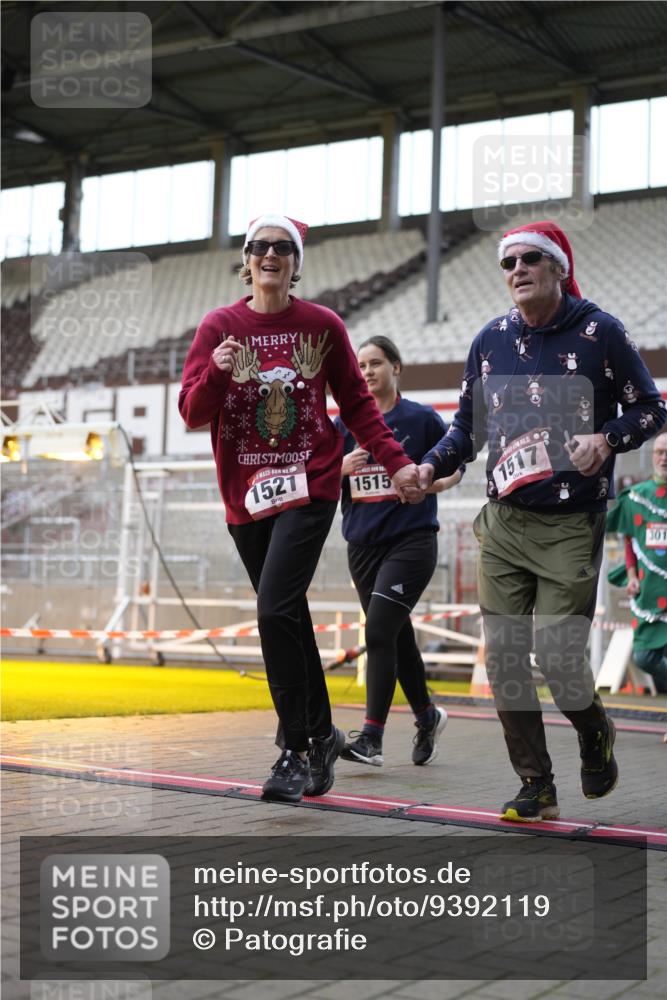 07.12.2025 - St. Pauli X-Mass-Run No. 15 Patografie http://msf.ph/oto/9392119 07.12.2025 10:48:30 Ziel 233, 290, 577, 633, 935, 1009, 1087, 1265, 1267, 1515, 1516, 1517, 1521, 2232, 2233, 2235, 2239, 2241, 2796, 2797, 2803, 3017, 3019, 3346, 4447, 4598 meine-sportfotos.de