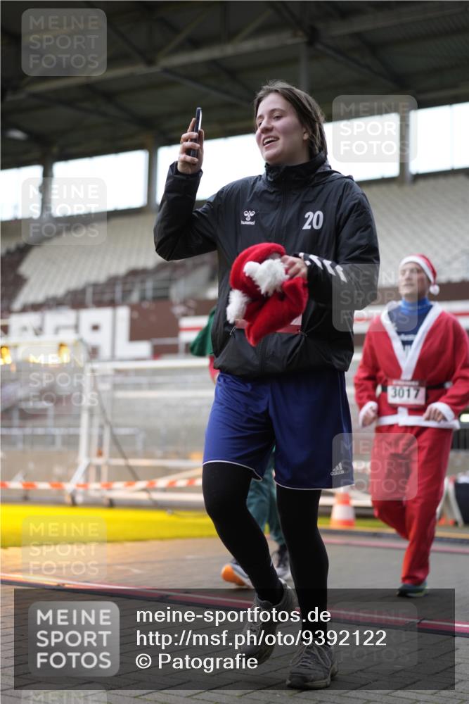 07.12.2025 - St. Pauli X-Mass-Run No. 15 Patografie http://msf.ph/oto/9392122 07.12.2025 10:48:31 Ziel 233, 290, 577, 633, 935, 1009, 1087, 1188, 1189, 1265, 1267, 1515, 1516, 1517, 1521, 2232, 2233, 2235, 2239, 2241, 2796, 2797, 2803, 3017, 3019, 3346, 4447, 4598 meine-sportfotos.de