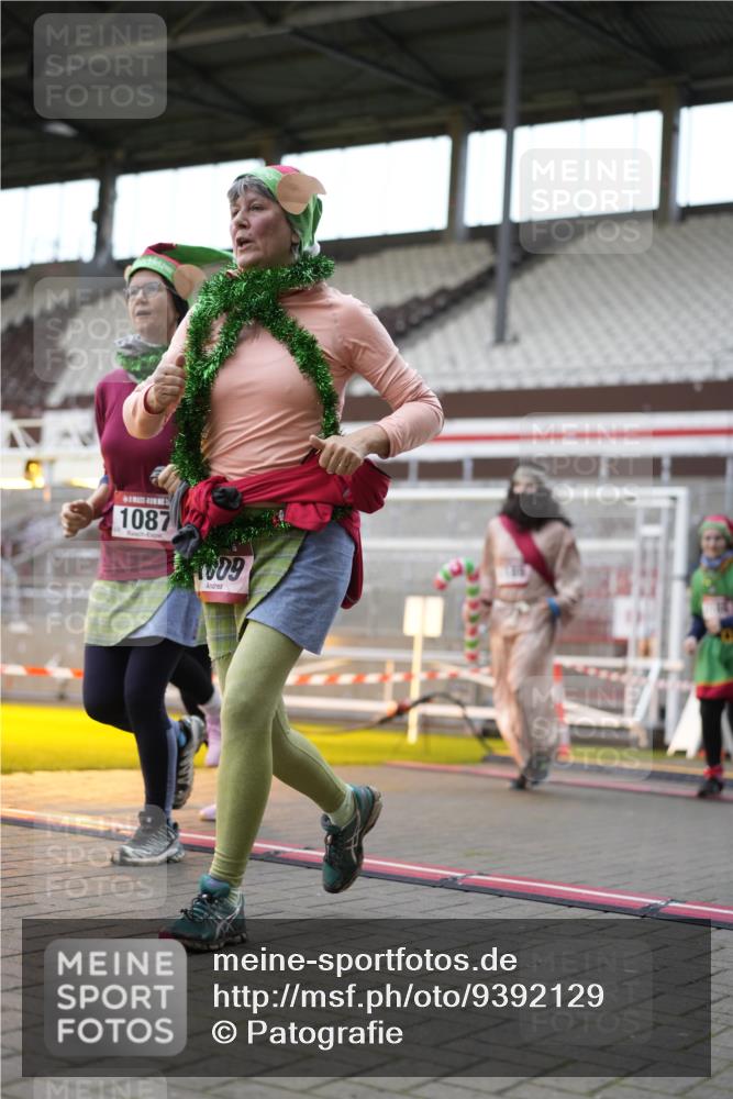 07.12.2025 - St. Pauli X-Mass-Run No. 15 Patografie http://msf.ph/oto/9392129 07.12.2025 10:48:35 Ziel 233, 290, 577, 633, 935, 1009, 1087, 1188, 1189, 1515, 1516, 1517, 1521, 1895, 2232, 2233, 2239, 2241, 2268, 2269, 3017, 3019, 3346, 4598 meine-sportfotos.de