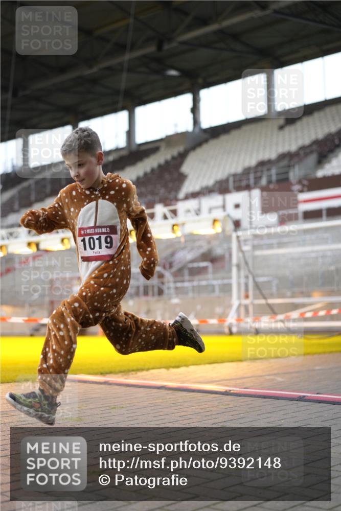 07.12.2025 - St. Pauli X-Mass-Run No. 15 Patografie http://msf.ph/oto/9392148 07.12.2025 10:48:52 Ziel 379, 590, 592, 1019, 1164, 1166, 1895, 2268, 2269, 2512, 2515 meine-sportfotos.de