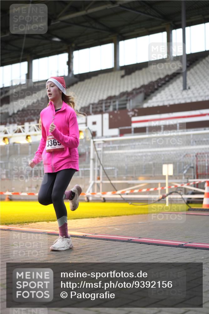 07.12.2025 - St. Pauli X-Mass-Run No. 15 Patografie http://msf.ph/oto/9392156 07.12.2025 10:49:01 Ziel 191, 194, 379, 471, 1019, 1155, 1164, 1166, 2921, 2933, 3369 meine-sportfotos.de