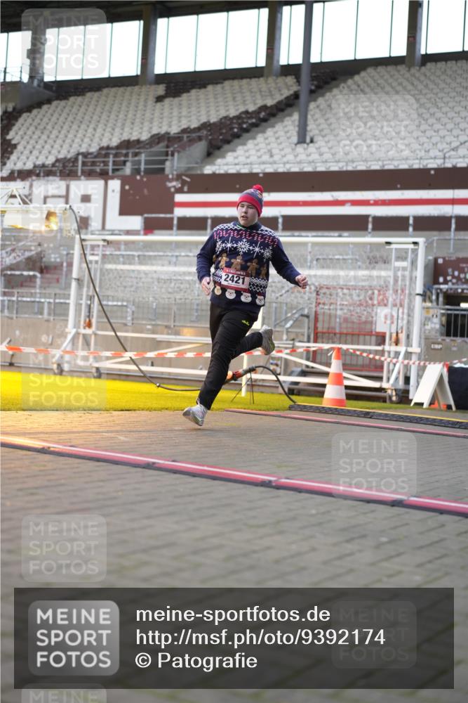 07.12.2025 - St. Pauli X-Mass-Run No. 15 Patografie http://msf.ph/oto/9392174 07.12.2025 10:49:20 Ziel 890, 1273, 1274, 1370, 1372, 1663, 2299, 2301, 2421, 2764, 2765, 2921, 2933, 3366 meine-sportfotos.de