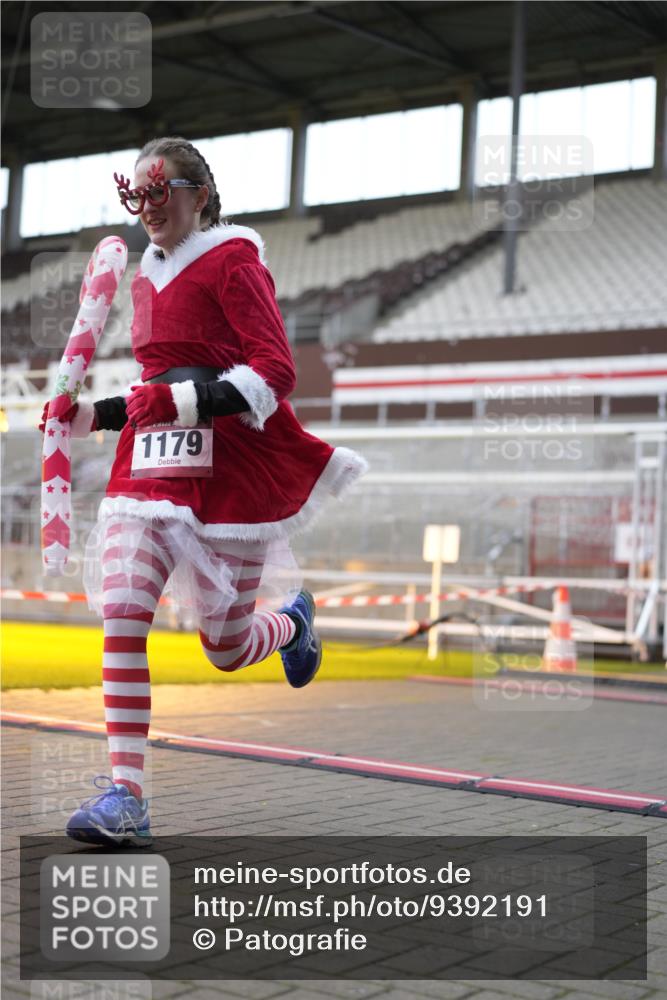 07.12.2025 - St. Pauli X-Mass-Run No. 15 Patografie http://msf.ph/oto/9392191 07.12.2025 10:49:28 Ziel 157, 890, 1179, 1273, 1274, 1663, 2299, 2301, 2421 meine-sportfotos.de