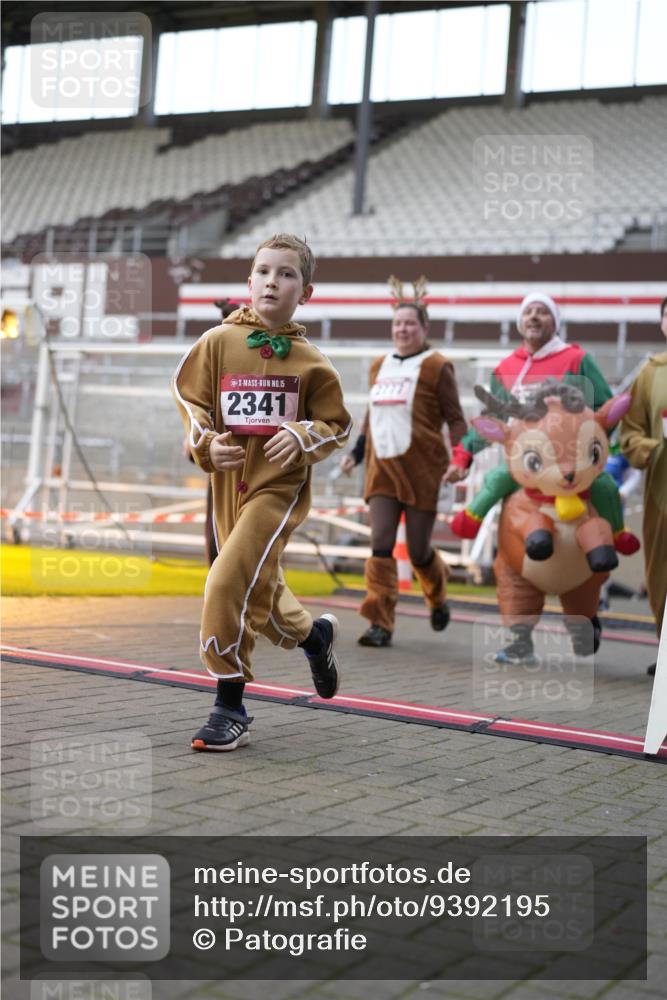 07.12.2025 - St. Pauli X-Mass-Run No. 15 Patografie http://msf.ph/oto/9392195 07.12.2025 10:49:40 Ziel 157, 916, 1035, 1179, 1232, 2100, 2201, 2338, 2340, 2341, 2777, 2779, 3380 meine-sportfotos.de