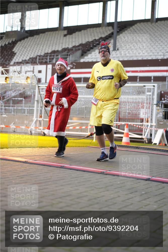 07.12.2025 - St. Pauli X-Mass-Run No. 15 Patografie http://msf.ph/oto/9392204 07.12.2025 10:49:45 Ziel 916, 1035, 1232, 2100, 2201, 2338, 2340, 2341, 2777, 2779, 3026, 3030, 3380 meine-sportfotos.de
