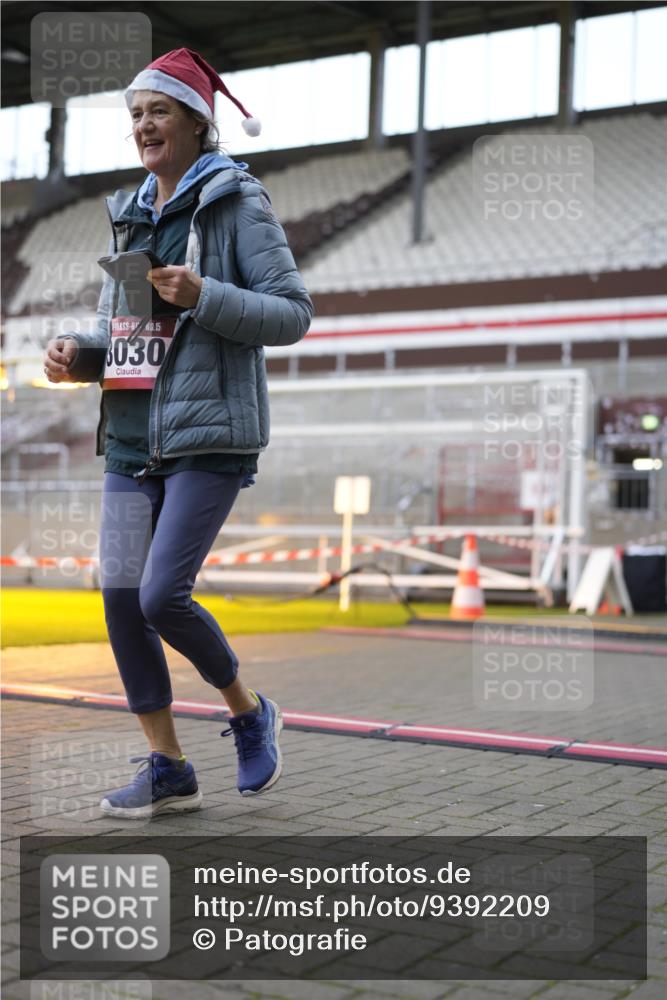 07.12.2025 - St. Pauli X-Mass-Run No. 15 Patografie http://msf.ph/oto/9392209 07.12.2025 10:49:47 Ziel 916, 1035, 1232, 2100, 2201, 2338, 2340, 2341, 2777, 2779, 3026, 3030, 3380 meine-sportfotos.de