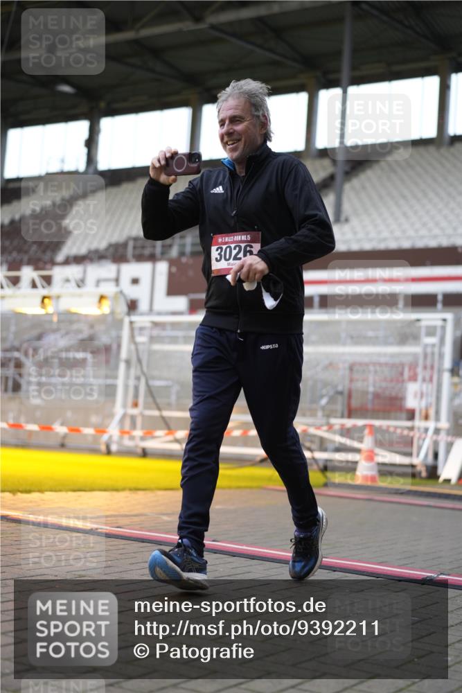 07.12.2025 - St. Pauli X-Mass-Run No. 15 Patografie http://msf.ph/oto/9392211 07.12.2025 10:49:50 Ziel 916, 1035, 1232, 2100, 2201, 2338, 2340, 2341, 2777, 2779, 3026, 3030, 3380 meine-sportfotos.de