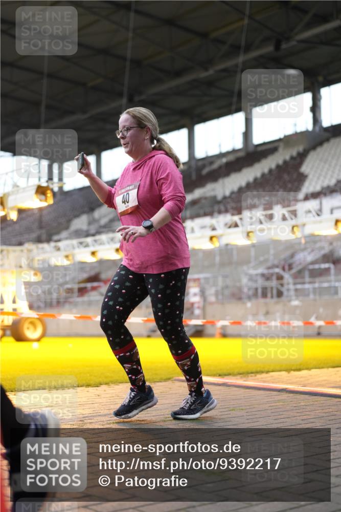 07.12.2025 - St. Pauli X-Mass-Run No. 15 Patografie http://msf.ph/oto/9392217 07.12.2025 10:50:00 Ziel 40, 904, 905, 2100, 2201, 2575, 3026, 3030, 4855 meine-sportfotos.de