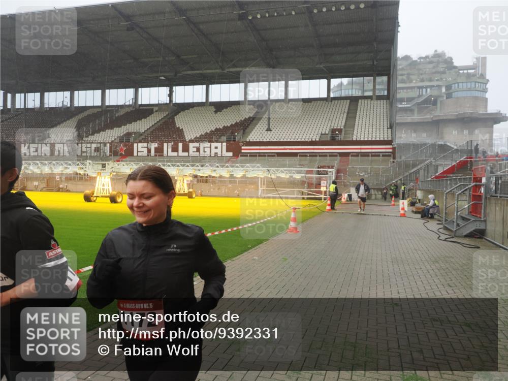 07.12.2025 - St. Pauli X-Mass-Run No. 15 Fabian Wolf http://msf.ph/oto/9392331 07.12.2025 10:09:43 Ziel 800, 1026, 1172, 1191 meine-sportfotos.de