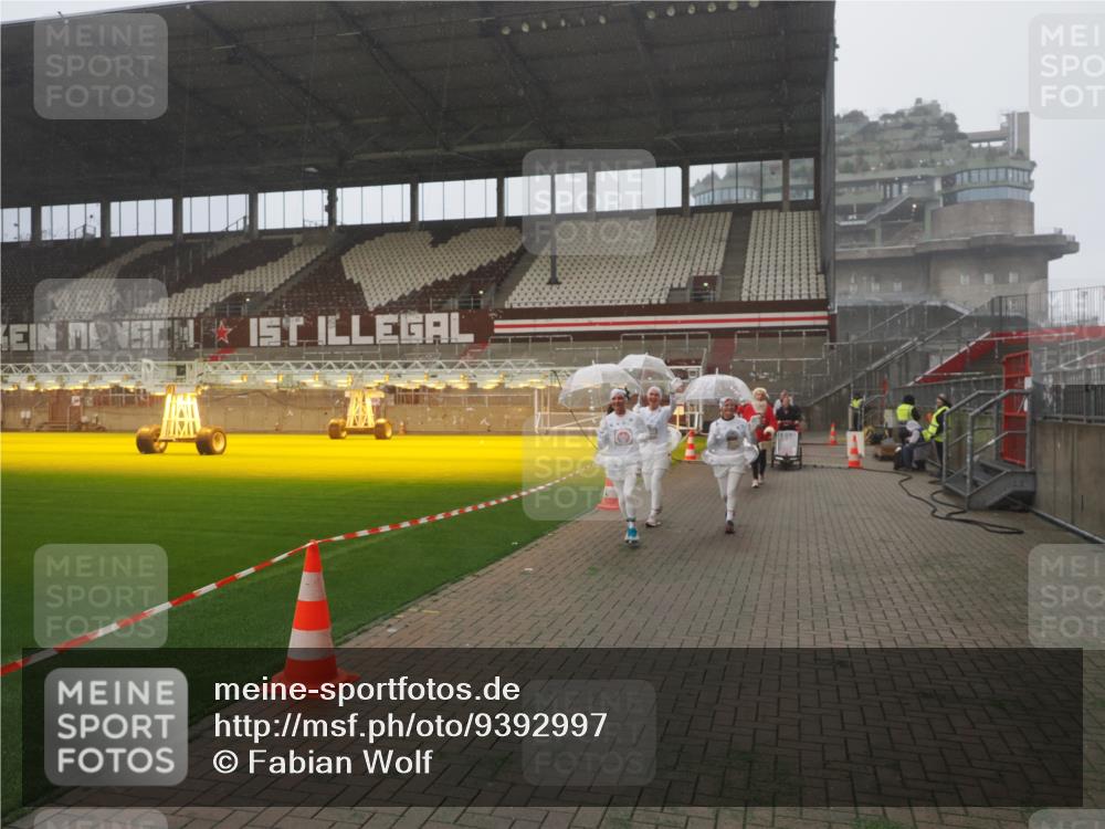 07.12.2025 - St. Pauli X-Mass-Run No. 15 Fabian Wolf http://msf.ph/oto/9392997 07.12.2025 10:14:54 Ziel 762, 1363, 1867, 1869, 1873, 3481, 4001, 4004 meine-sportfotos.de