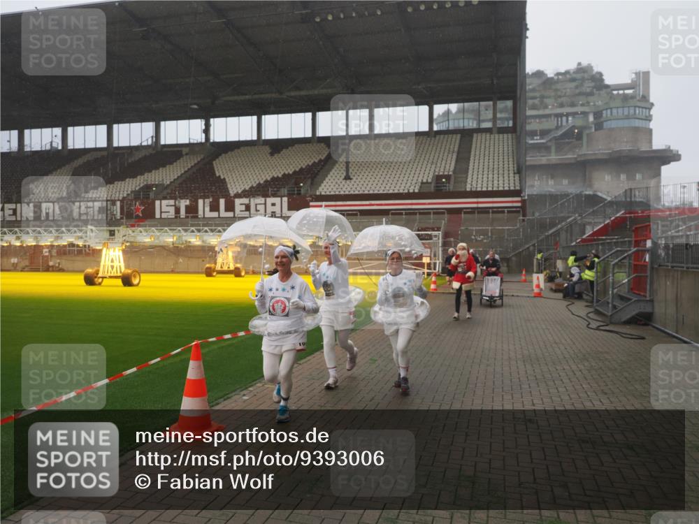 07.12.2025 - St. Pauli X-Mass-Run No. 15 Fabian Wolf http://msf.ph/oto/9393006 07.12.2025 10:14:56 Ziel 762, 1363, 1867, 1869, 1873, 2883, 2891, 3481, 4001, 4004 meine-sportfotos.de
