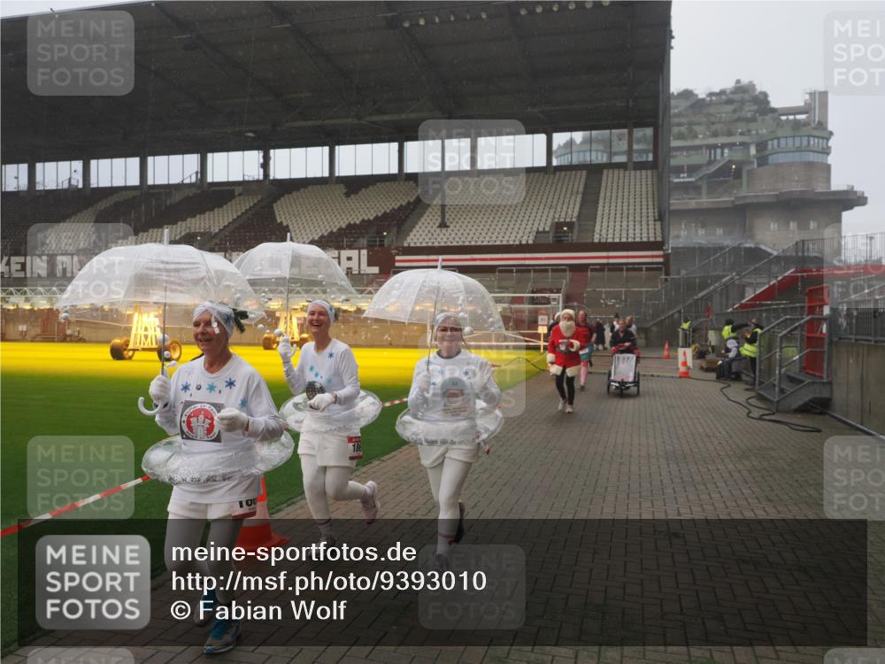 07.12.2025 - St. Pauli X-Mass-Run No. 15 Fabian Wolf http://msf.ph/oto/9393010 07.12.2025 10:14:57 Ziel 762, 1363, 1867, 1869, 1873, 2883, 2891, 3481, 4001, 4004 meine-sportfotos.de