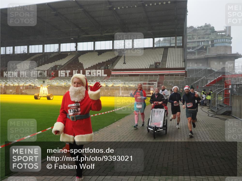07.12.2025 - St. Pauli X-Mass-Run No. 15 Fabian Wolf http://msf.ph/oto/9393021 07.12.2025 10:15:01 Ziel 762, 1363, 1867, 1869, 1873, 2883, 2891, 3741, 4001, 4004 meine-sportfotos.de