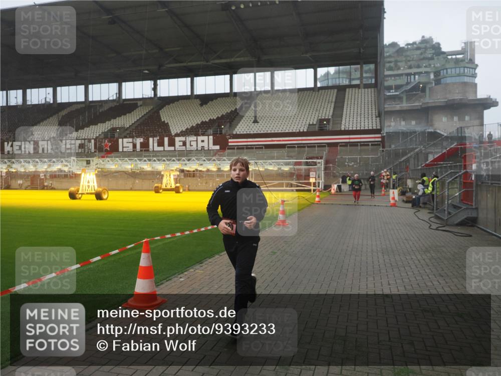 07.12.2025 - St. Pauli X-Mass-Run No. 15 Fabian Wolf http://msf.ph/oto/9393233 07.12.2025 10:16:56 Ziel 1620, 1762, 1989, 1997, 2694, 3633, 4356, 4359, 4769 meine-sportfotos.de