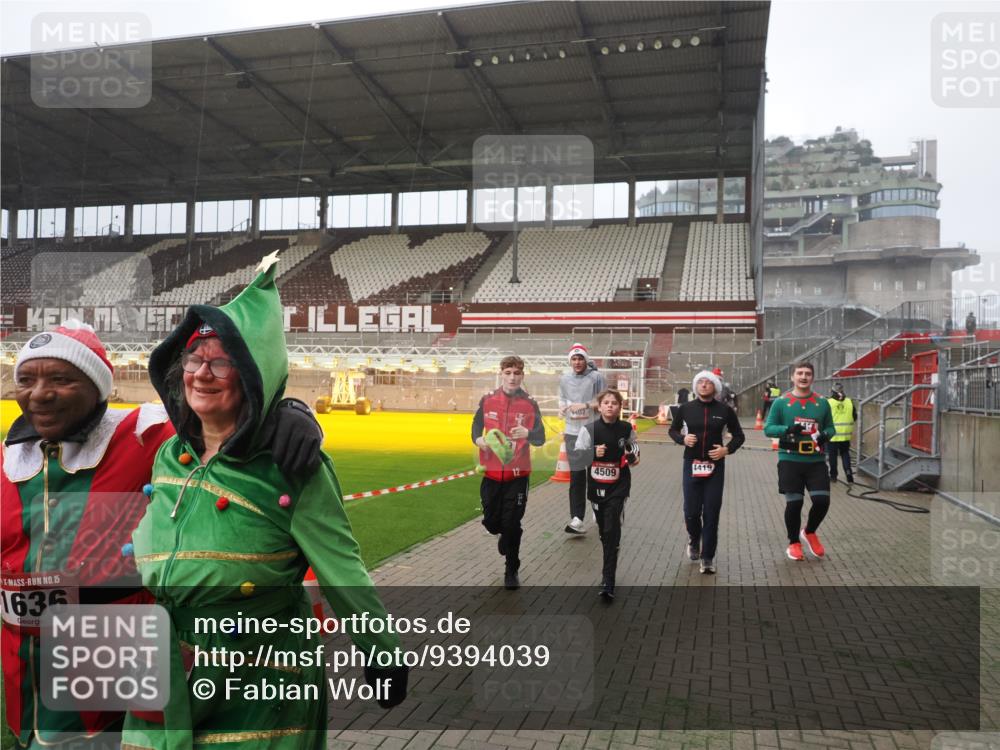 07.12.2025 - St. Pauli X-Mass-Run No. 15 Fabian Wolf http://msf.ph/oto/9394039 07.12.2025 10:22:46 Ziel 715, 739, 794, 1636, 3780, 4287, 4407, 4411, 4419, 4509, 4539 meine-sportfotos.de