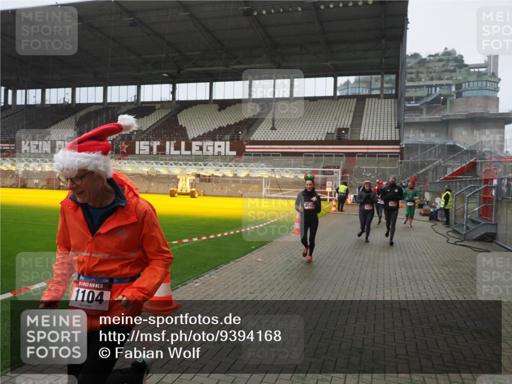 07.12.2025 - St. Pauli X-Mass-Run No. 15 Fabian Wolf http://msf.ph/oto/9394168 07.12.2025 10:23:47 Ziel 638, 1104, 2603, 2634, 3539, 3644, 3649, 3887, 3890, 4043, 4139, 4144, 4377, 4378 meine-sportfotos.de