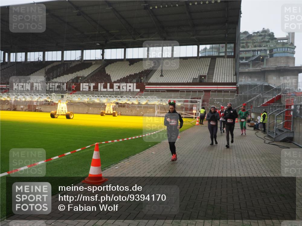 07.12.2025 - St. Pauli X-Mass-Run No. 15 Fabian Wolf http://msf.ph/oto/9394170 07.12.2025 10:23:47 Ziel 638, 1104, 2603, 2634, 3539, 3644, 3649, 3887, 3890, 4043, 4139, 4144, 4377, 4378 meine-sportfotos.de
