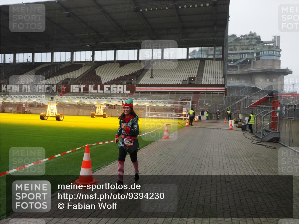 07.12.2025 - St. Pauli X-Mass-Run No. 15 Fabian Wolf http://msf.ph/oto/9394230 07.12.2025 10:24:03 Ziel 711, 2603, 2634, 3968, 4139, 4144, 4203, 4479, 4765 meine-sportfotos.de