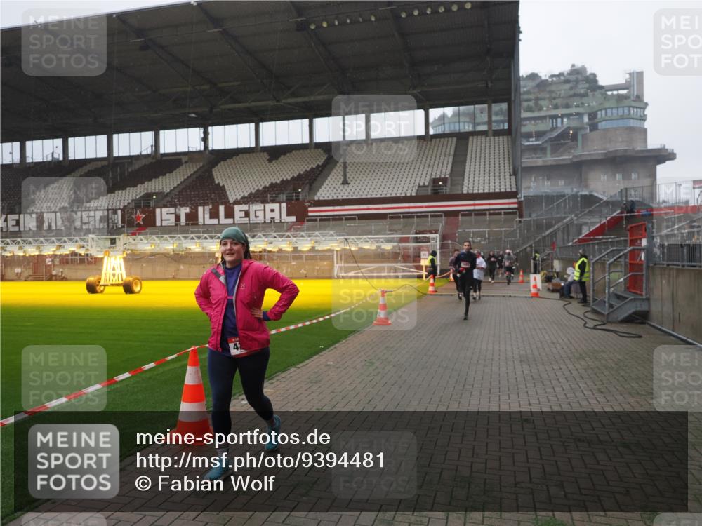 07.12.2025 - St. Pauli X-Mass-Run No. 15 Fabian Wolf http://msf.ph/oto/9394481 07.12.2025 10:25:29 Ziel 1247, 1631, 1977, 2029, 2680, 4118, 4119, 4121, 4201, 4202, 4204, 4284, 4372, 4373, 4445, 4482, 4485 meine-sportfotos.de