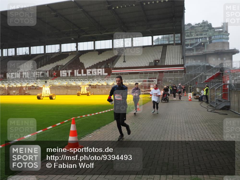 07.12.2025 - St. Pauli X-Mass-Run No. 15 Fabian Wolf http://msf.ph/oto/9394493 07.12.2025 10:25:32 Ziel 1247, 1631, 2029, 2680, 3742, 4118, 4119, 4121, 4162, 4164, 4201, 4202, 4204, 4284, 4372, 4373, 4445, 4482, 4485 meine-sportfotos.de