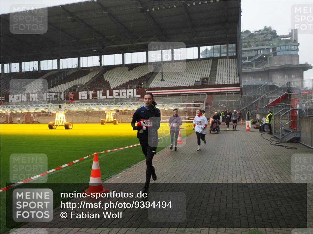 07.12.2025 - St. Pauli X-Mass-Run No. 15 Fabian Wolf http://msf.ph/oto/9394494 07.12.2025 10:25:32 Ziel 1247, 1631, 2029, 2680, 3742, 4118, 4119, 4121, 4162, 4164, 4201, 4202, 4204, 4284, 4372, 4373, 4445, 4482, 4485 meine-sportfotos.de