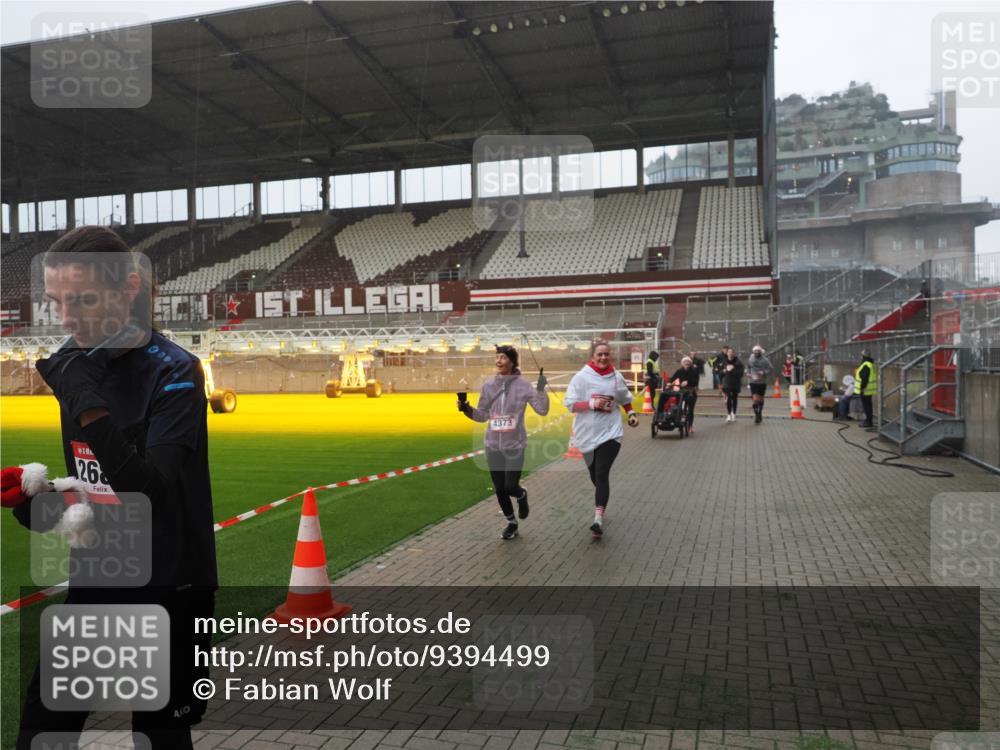 07.12.2025 - St. Pauli X-Mass-Run No. 15 Fabian Wolf http://msf.ph/oto/9394499 07.12.2025 10:25:33 Ziel 129, 404, 1247, 1631, 2029, 2680, 3742, 4118, 4119, 4121, 4162, 4164, 4201, 4202, 4204, 4284, 4372, 4373, 4445, 4482, 4485 meine-sportfotos.de