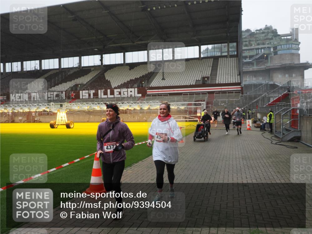 07.12.2025 - St. Pauli X-Mass-Run No. 15 Fabian Wolf http://msf.ph/oto/9394504 07.12.2025 10:25:34 Ziel 129, 404, 1247, 1631, 2029, 2680, 3742, 4118, 4119, 4121, 4162, 4164, 4202, 4284, 4372, 4373, 4445, 4482, 4485 meine-sportfotos.de