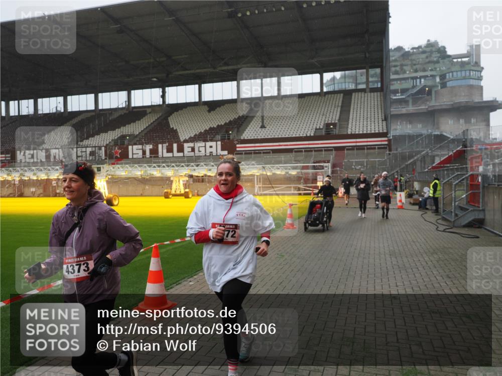 07.12.2025 - St. Pauli X-Mass-Run No. 15 Fabian Wolf http://msf.ph/oto/9394506 07.12.2025 10:25:34 Ziel 129, 404, 1247, 1631, 2029, 2680, 3742, 4118, 4119, 4121, 4162, 4164, 4202, 4284, 4372, 4373, 4445, 4482, 4485 meine-sportfotos.de