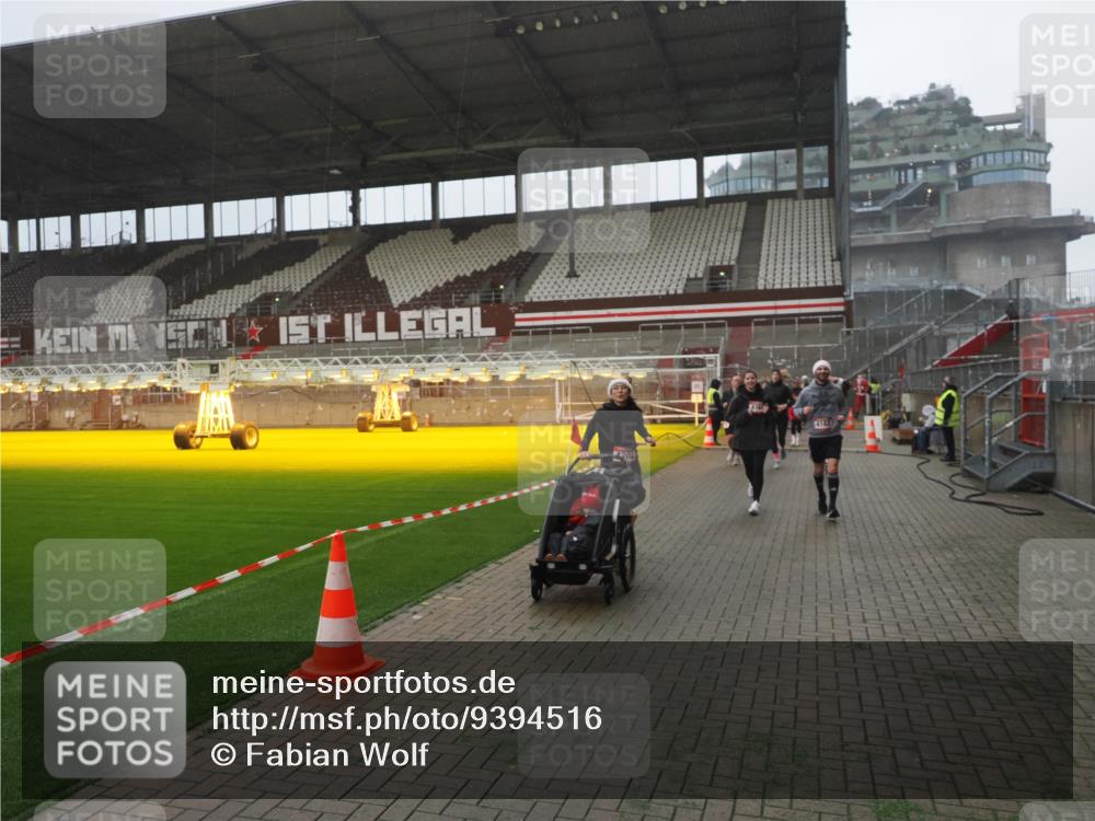 07.12.2025 - St. Pauli X-Mass-Run No. 15 Fabian Wolf http://msf.ph/oto/9394516 07.12.2025 10:25:36 Ziel 50, 129, 211, 404, 1069, 1247, 1631, 2029, 2680, 3742, 4162, 4164, 4202, 4372, 4373, 4445, 4482, 4485, 4501 meine-sportfotos.de