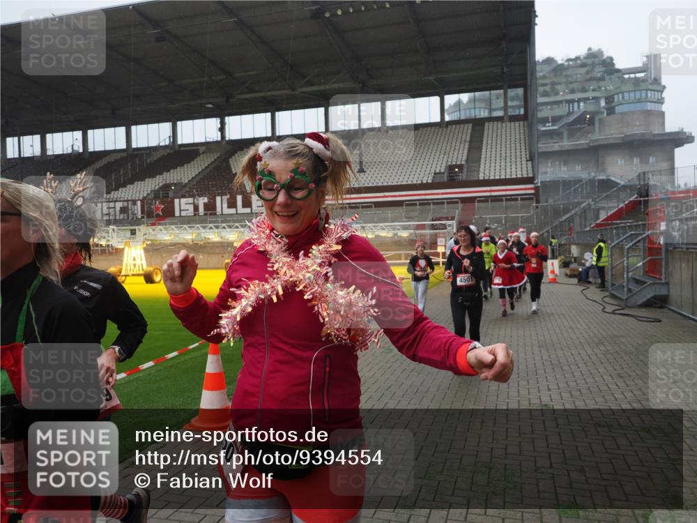 07.12.2025 - St. Pauli X-Mass-Run No. 15 Fabian Wolf http://msf.ph/oto/9394554 07.12.2025 10:25:44 Ziel 50, 129, 211, 369, 374, 387, 398, 404, 1069, 2041, 2104, 2106, 2149, 2191, 2215, 2680, 3742, 3779, 4162, 4164, 4202, 4372, 4373, 4501 meine-sportfotos.de