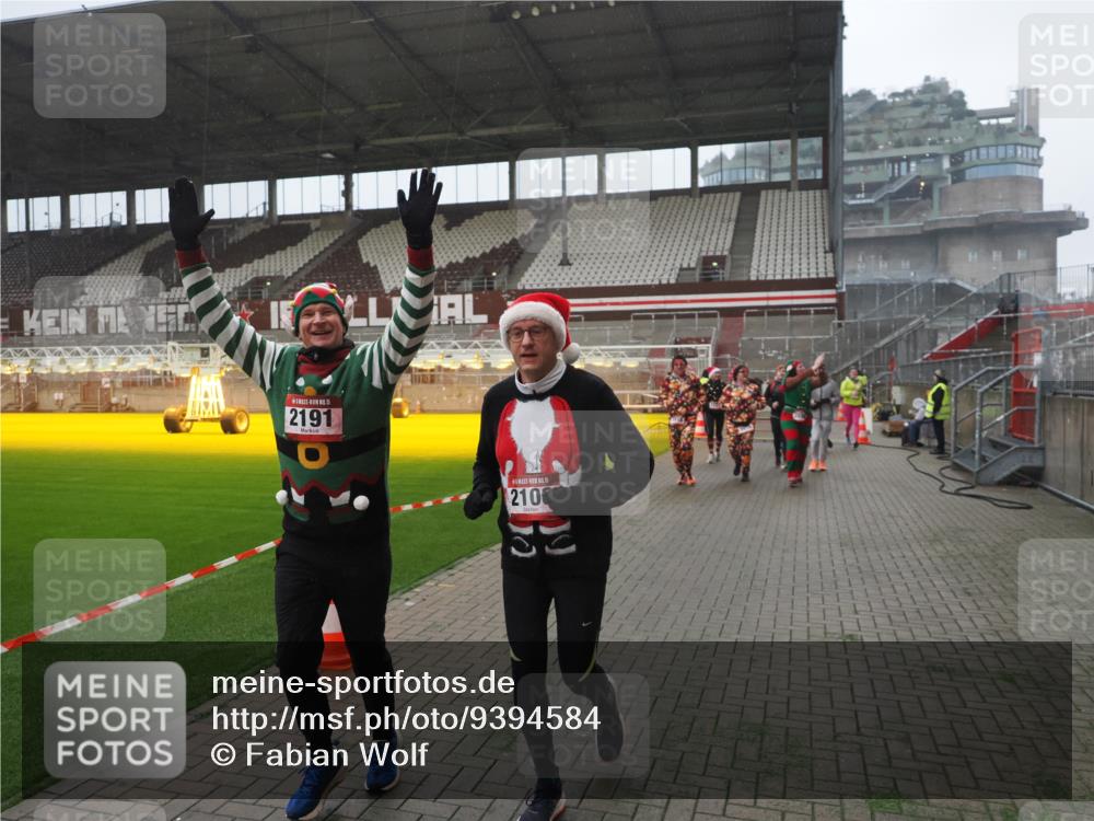 07.12.2025 - St. Pauli X-Mass-Run No. 15 Fabian Wolf http://msf.ph/oto/9394584 07.12.2025 10:25:51 Ziel 50, 129, 211, 369, 374, 387, 398, 404, 1069, 1227, 1538, 1561, 1581, 1586, 2041, 2104, 2106, 2149, 2191, 2215, 2896, 3742, 3779, 3805, 3910, 3918, 4300, 4301, 4501, 4775, 4782 meine-sportfotos.de
