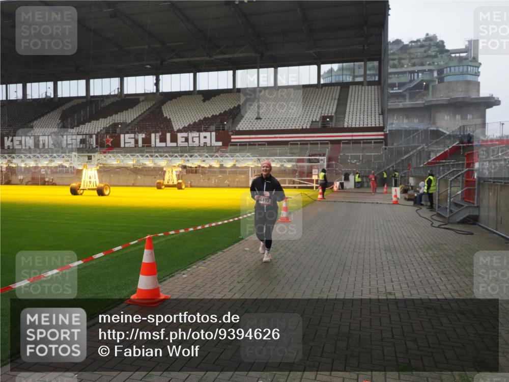 07.12.2025 - St. Pauli X-Mass-Run No. 15 Fabian Wolf http://msf.ph/oto/9394626 07.12.2025 10:26:02 Ziel 422, 1227, 1538, 1561, 1581, 1586, 2106, 2191, 2896, 3805, 3910, 3918, 4300, 4301, 4492, 4775, 4782 meine-sportfotos.de