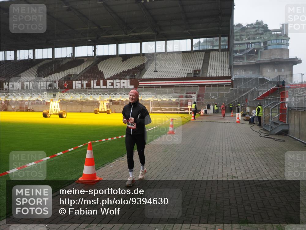07.12.2025 - St. Pauli X-Mass-Run No. 15 Fabian Wolf http://msf.ph/oto/9394630 07.12.2025 10:26:03 Ziel 422, 1227, 1538, 1561, 1581, 1586, 2896, 3805, 3910, 3918, 4044, 4300, 4301, 4492, 4775, 4782 meine-sportfotos.de