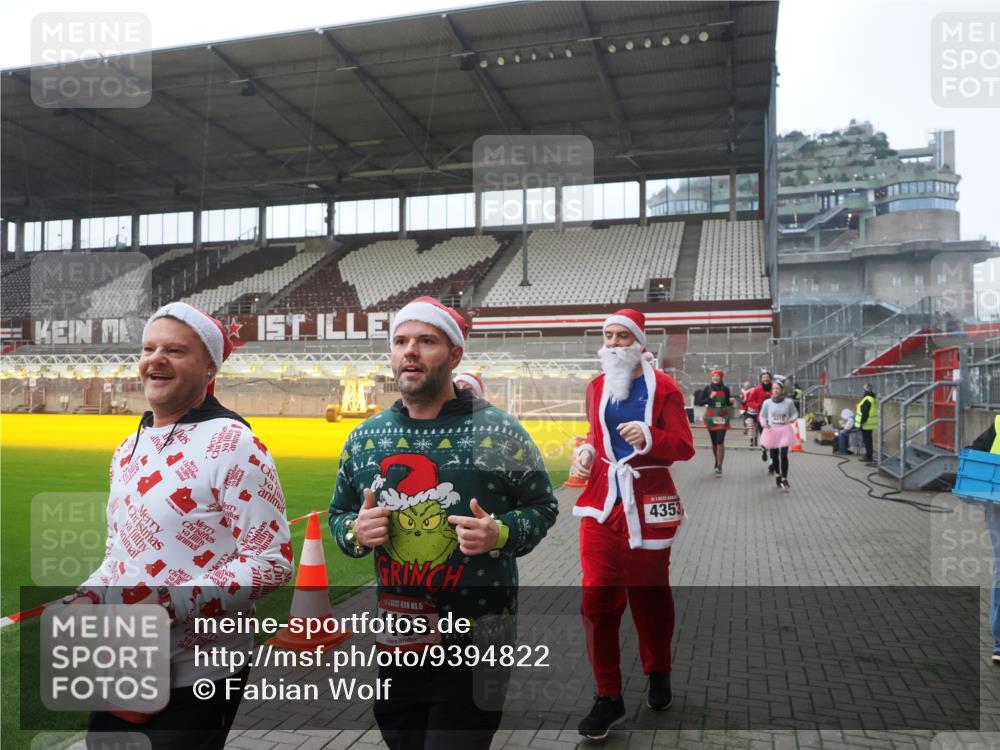 07.12.2025 - St. Pauli X-Mass-Run No. 15 Fabian Wolf http://msf.ph/oto/9394822 07.12.2025 10:27:09 Ziel 159, 1317, 1468, 1472, 1618, 3720, 4225, 4334, 4353, 4391, 4409, 4410 meine-sportfotos.de