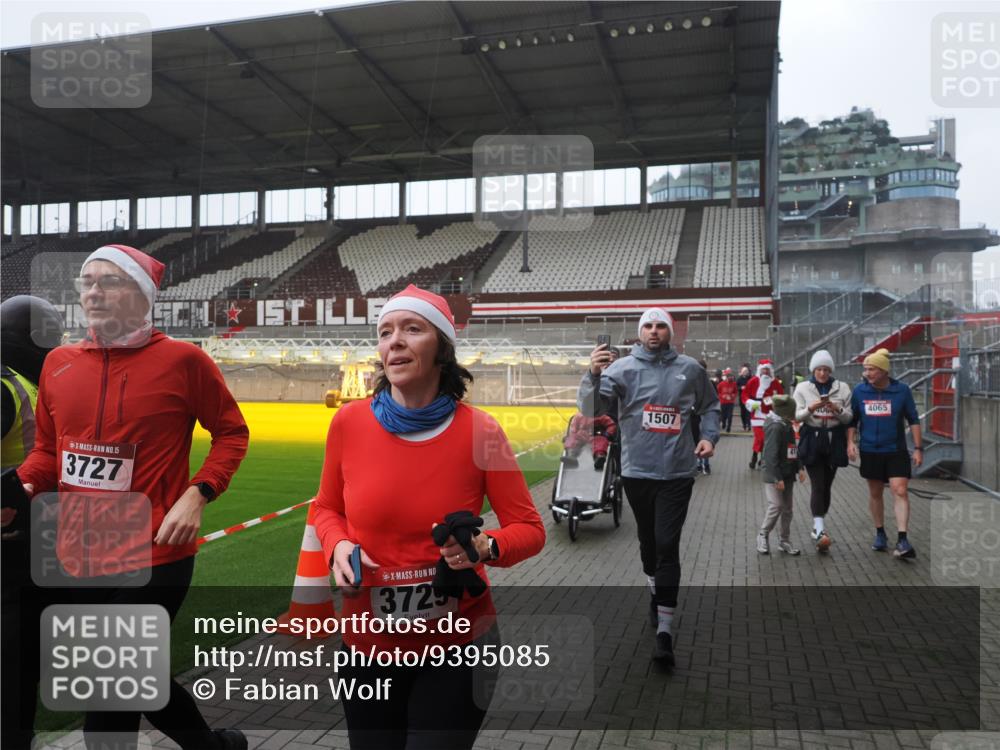 07.12.2025 - St. Pauli X-Mass-Run No. 15 Fabian Wolf http://msf.ph/oto/9395085 07.12.2025 10:28:11 Ziel 1507, 1742, 1745, 3395, 3412, 3413, 3727, 3729, 3730, 3879, 3881, 3883, 4064, 4065, 4159, 4160, 4189, 4245, 4344, 4376, 4380, 4453, 4454, 4527, 4697, 4698, 4700, 4701, 4702, 4704, 4706, 4707, 4708, 4710 meine-sportfotos.de