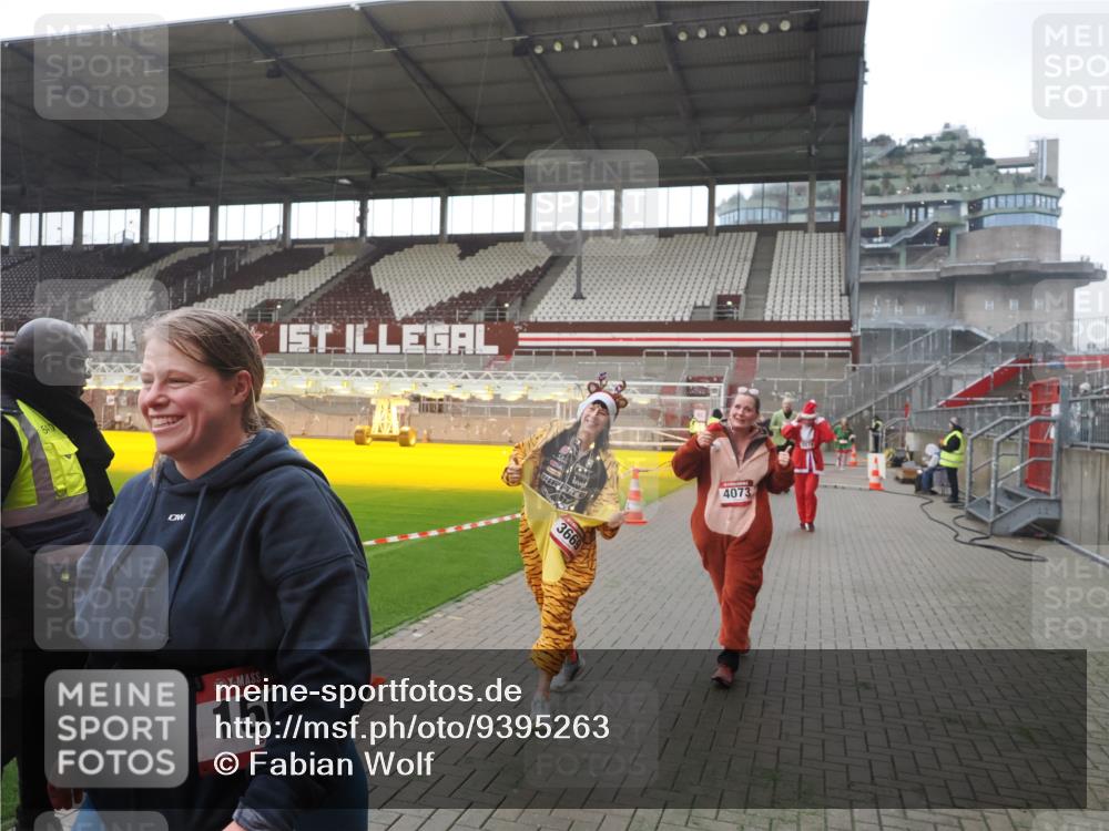 07.12.2025 - St. Pauli X-Mass-Run No. 15 Fabian Wolf http://msf.ph/oto/9395263 07.12.2025 10:29:04 Ziel 161, 165, 1308, 1330, 1566, 2397, 2874, 3669, 3938, 4073, 4265, 4291, 4446, 4543, 4544 meine-sportfotos.de