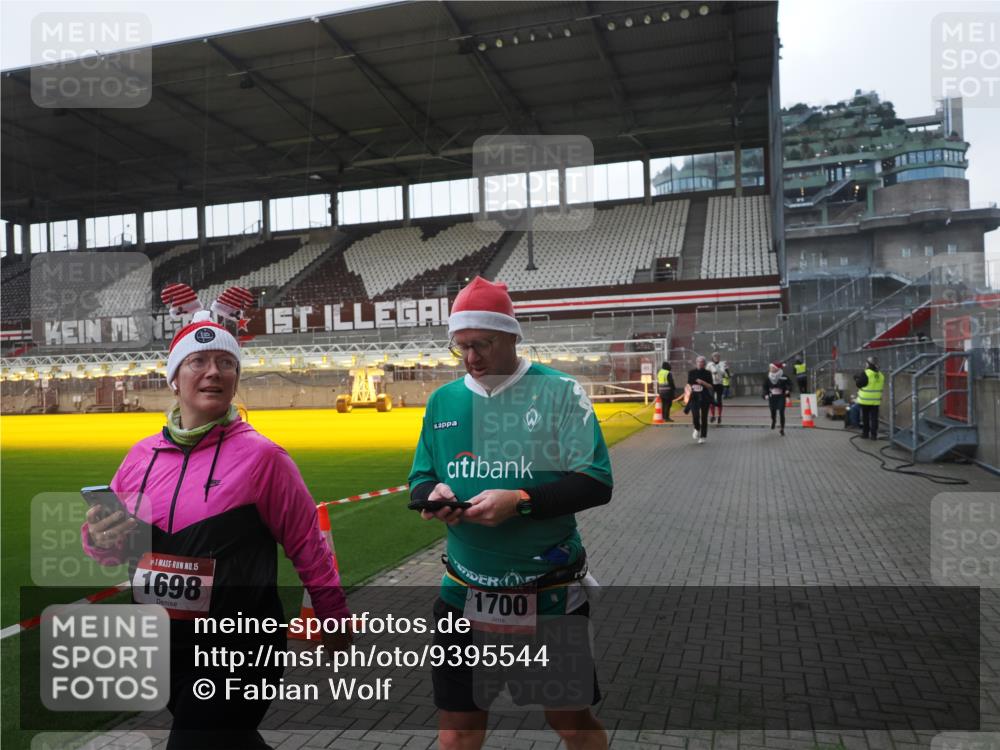 07.12.2025 - St. Pauli X-Mass-Run No. 15 Fabian Wolf http://msf.ph/oto/9395544 07.12.2025 10:30:54 Ziel 594, 601, 608, 1015, 1075, 1698, 1700, 2537, 3936, 3940, 3982, 3986, 4464, 4847 meine-sportfotos.de