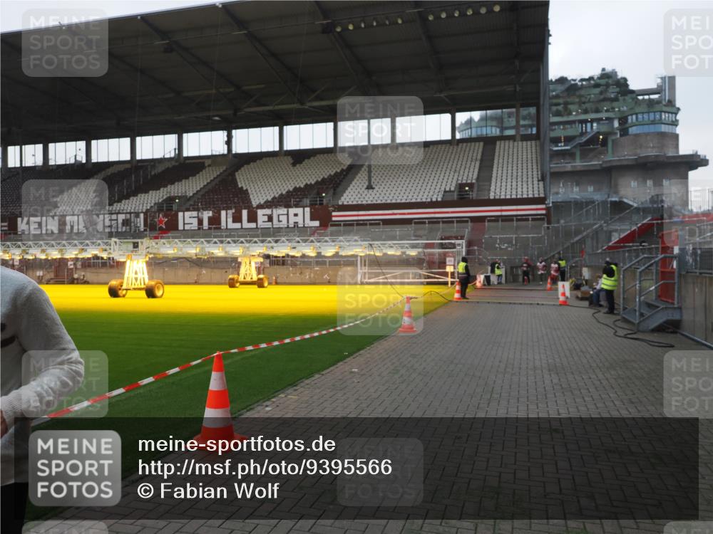07.12.2025 - St. Pauli X-Mass-Run No. 15 Fabian Wolf http://msf.ph/oto/9395566 07.12.2025 10:31:02 Ziel 594, 601, 1015, 1075, 3982, 3986, 4464 meine-sportfotos.de