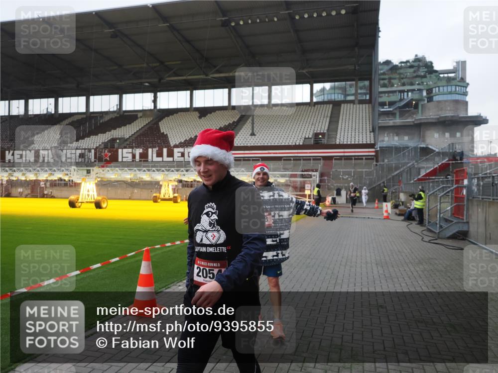 07.12.2025 - St. Pauli X-Mass-Run No. 15 Fabian Wolf http://msf.ph/oto/9395855 07.12.2025 10:33:24 Ziel 83, 498, 1268, 1329, 2054, 3543, 3548, 3791 meine-sportfotos.de