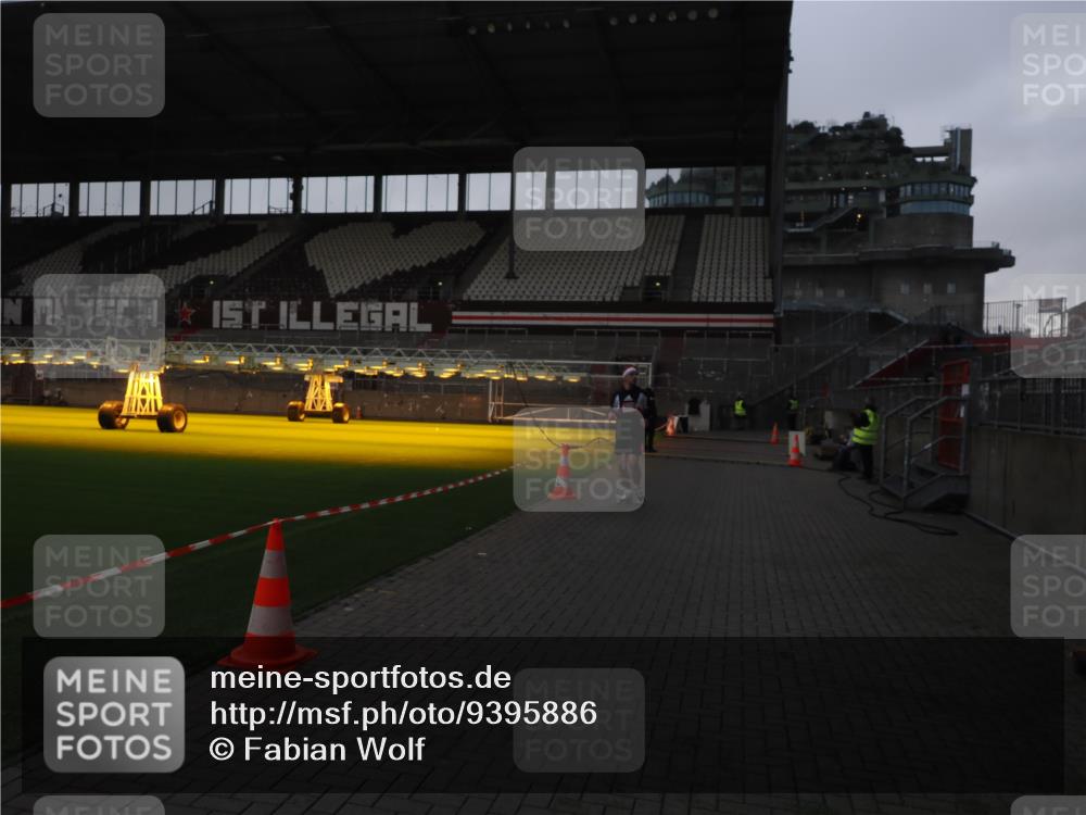 07.12.2025 - St. Pauli X-Mass-Run No. 15 Fabian Wolf http://msf.ph/oto/9395886 07.12.2025 10:33:44 Ziel 828, 2065, 2558 meine-sportfotos.de